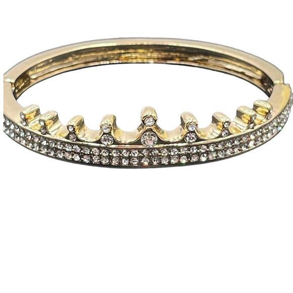 Juicy Couture Signed Gold Tone Pave Crown Royal Bling Bangle Bracelet - Picture 2 of 14